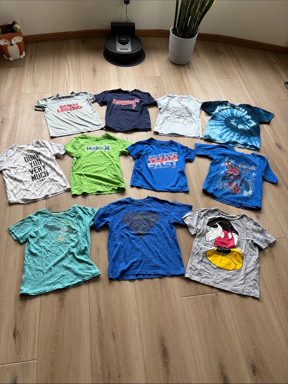 🏈Bundle of 11 boys size 7 t-shirts🏈